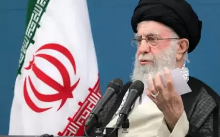 المرشد الإيراني: ينبغي إصدار أحكام إعدام على قادة إسرائيل وليس أوامر اعتقال