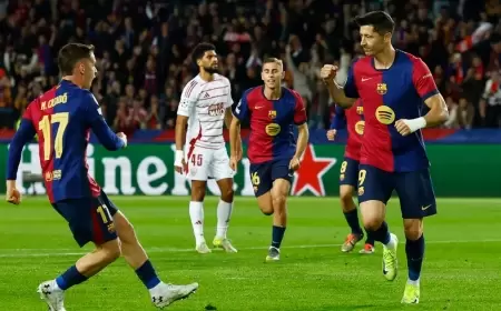 ليفاندوفسكي يتوهج بمئوية استثنائية في فوز برشلونة على بريست