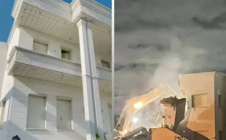 الاحتلال يهدم منزل شهيد في اذنا غرب الخليل