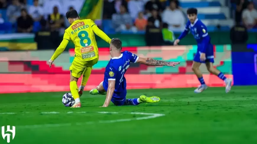الخليج يصدم الهلال وينجح بما عجز عنه الآخرون