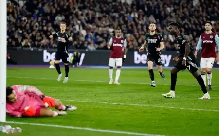 أرسنال يكتسح وست هام ويصعد إلى الوصافة