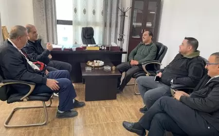 محافظ طولكرم مصطفى طقاطقة خلال الجولة التفقدية لمديرية زراعة طولكرم، حيث كان باستقباله مدير عام المديرية م. سمير سماره، ومدراء الدوائر والجهات المختصة ذات العلاقة.