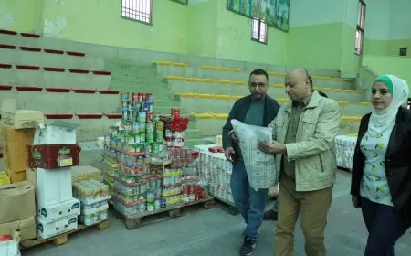 اللجنة الرئاسية تسلم مساعدات للأسر المحتاجة لمخيمي طولكرم ونور شمس