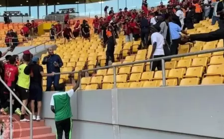 "كاف" يحقق في أحداث مباراة اتحاد الجزائر وغاراف السنغالي