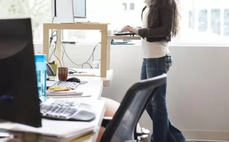 الوقوف لفترات طويلة في العمل يرفع ضغط الدم.. فاحذروه
