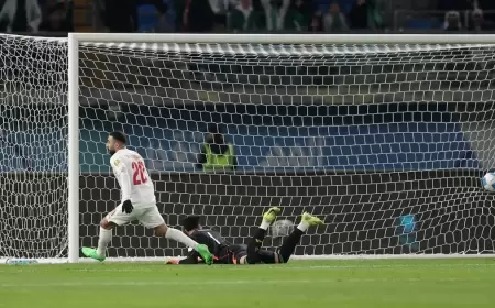 البحرين تهزم السعودية بثلاثية في كأس الخليج