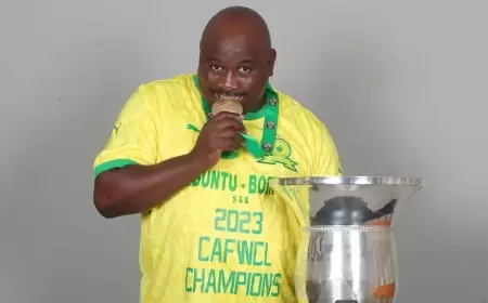 "يتحرش باللاعبات".. صن داونز يعلن بدء التحقيق مع مدربه