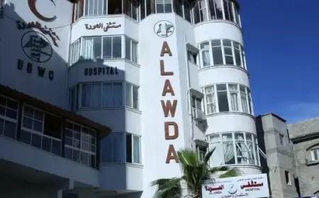 اندلاع حريق في مستودع الأدوية المركزي لمستشفى العودة جراء قصف الاحتلال