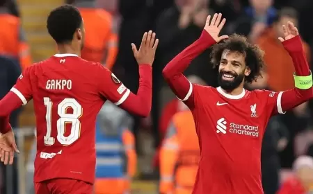 لاعب ليفربول: جعلنا صلاح "أفضل".. ووجوده "نعمة"