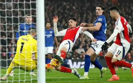 أرسنال يهزم إبسويتش تاون ويستعيد المركز الثاني