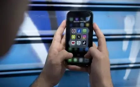 إيران ترفع الحجب عن "واتساب" و"غوغل بلاي"