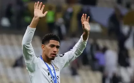 طفل يورط بيلنغهام.. نجم ريال مدريد يوقع لناد إنجليزي 10 سنوات