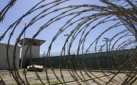 واشنطن تنقل معتقلا تونسيا من غوانتانامو إلى بلاده