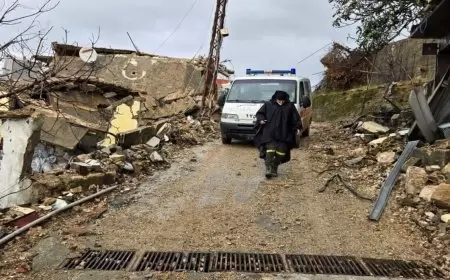 الدفاع المدني اللبناني ينتشل جثمانين من حي آل فاعور في الخيام