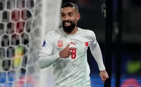 مرهون يفوز بجائزتي أفضل لاعب وهداف كأس الخليج