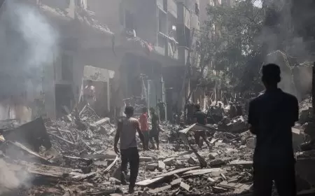 استشهاد أب وأطفاله الثلاثة في قصف الاحتلال مخيم النصيرات