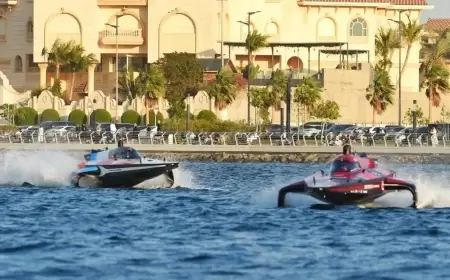 "برادي" يتصدر التصفيات التأهيلية لبطولة القوارب الكهربائية السريعة