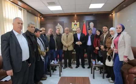 محافظ طولكرم اللواء د. عبد الله كميل يستقبل وفداً من جبهة النضال الشعبي