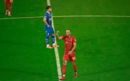 القادسية يهزم الهلال ويحرمه من الابتعاد بالصدارة