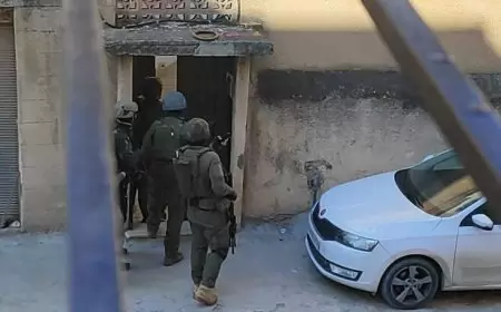 الاحتلال يقتحم نابلس ويداهم منزلا ومحلين تجاريين