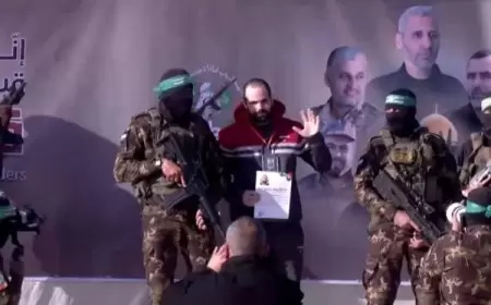 القسام تفرج عن أسيرين إسرائيليين بعملية التبادل الرابعة