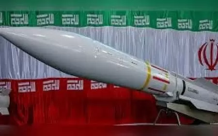 إيران تكشف عن صاروخ "باليستي" جديد