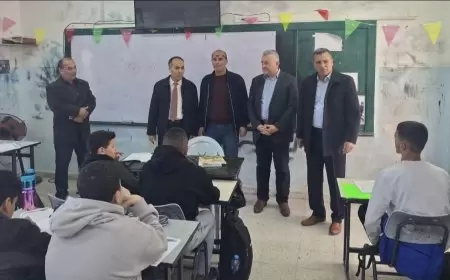 تحت عنوان التحدي والإصرار وفي ظل الاقتحام المستمر لطولكرم التربية تمارس عملها وتتفقد مدارس دير الغصون
