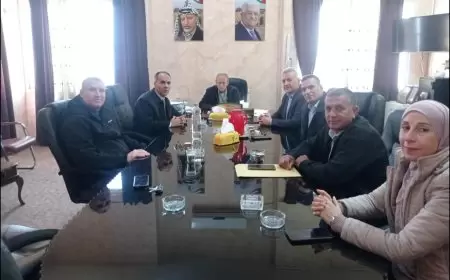 في ظل اقتحام طولكرم المستمر جرار يبحث مع بلدية دير الغصون سبل التعاون المشترك