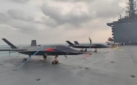 قائد الحرس الثوري الإيراني يدشن أول حاملة طائرات مسيرة محلية الصنع