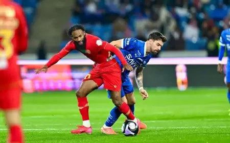 الهلال يتعادل مع ضمك.. ويمنح الصدارة للاتحاد