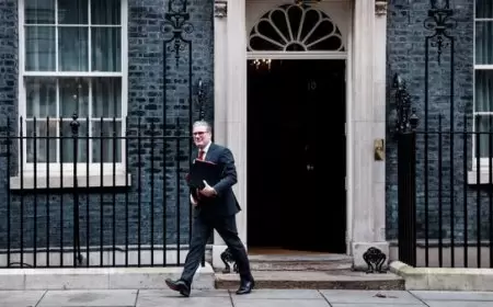 بريطانيا.. إقالة وزير بسبب رسائل مسيئة على "واتساب"