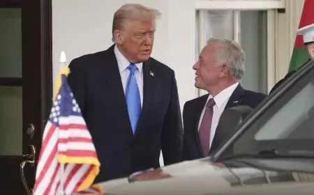 حشود غفيرة من الأردنيين تتجه إلى مطار ماركا لاستقبال الملك عبد الله