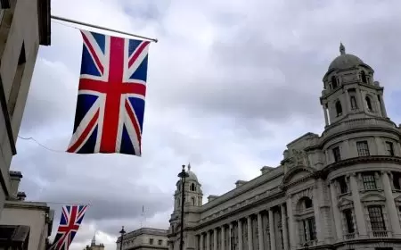 بريطانيا تعتزم تعديل عقوباتها المفروضة على سوريا