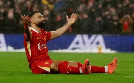 صلاح يستعين بـ"العلم".. ويرفض الاعتراف بـ"عمره"