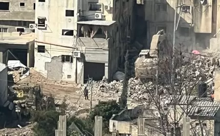 الاحتلال يشرع بهدم 14 منزلا في مخيم طولكرم