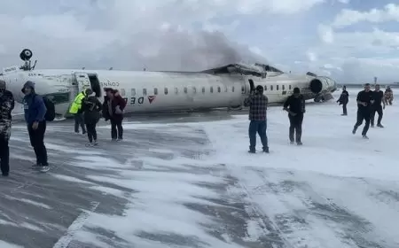 "انقلبت رأسا على عقب".. كيف نجا جميع ركاب وأفراد طاقم طائرة "دلتا" رغم تحطمها في كندا؟