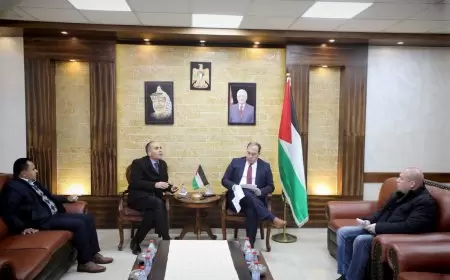 اللواء د.  كميل يناقش مع مدير عام التربية والتعليم بطولكرم مجموعة من القضايا التعليمية والتربوية