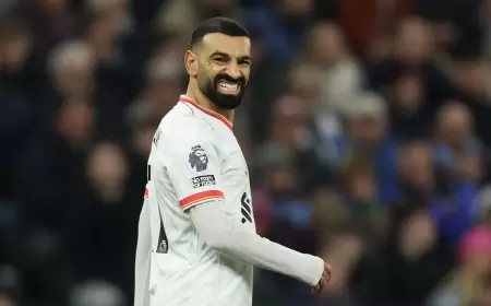 "عنصري وجاهل".. نجوم مصريون يهاجمون "الأسطورة" بسبب صلاح