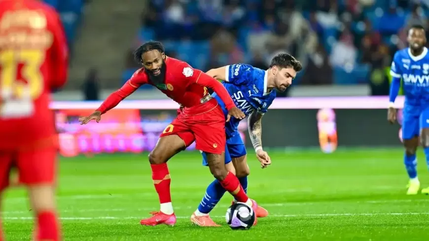 الهلال يتعادل مع ضمك.. ويمنح الصدارة للاتحاد