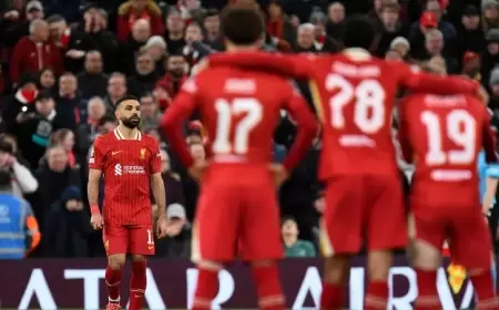 نجم يفجرها: زملاء صلاح "أسقطوه" وحرموه من الكرة الذهبية