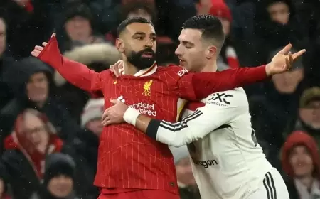 قرار صلاح الغريب يفاجئ ليفربول.. "تنازلت عن راتبي"