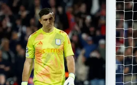 رسم علم الأرجنتين.. استقبال عدائي لإيميليانو من جماهير سان جيرمان