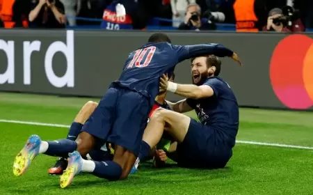 باريس سان جيرمان يحبط مفاجأة أستون فيلا بثلاثية