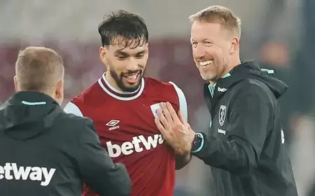 مدرب وست هام: باكيتا "يلهي" نفسه عن "التلاعب" بكرة القدم