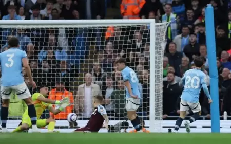 سيتي يهزم أستون فيلا ويصعد إلى المركز الثالث