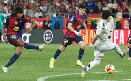 برشلونة يطفئ انتفاضة الريال ويتوج بكأس ملك إسبانيا