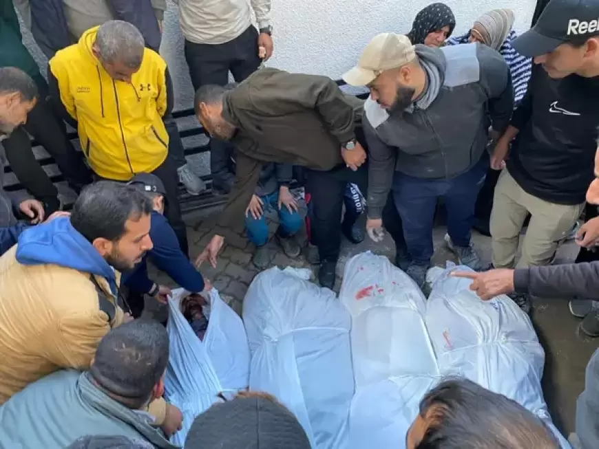 غزة تحت النار.. 19 شهيداً منذ فجر اليوم وتزايد التحذير من مجاعة