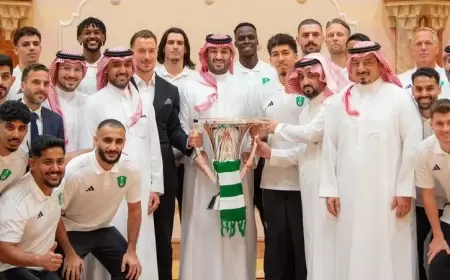 الأمير محمد بن سلمان يستقبل فريق الأهلي السعودي