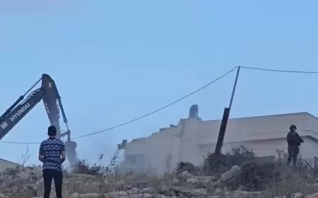 الاحتلال يهدم منزلاً في شقبا