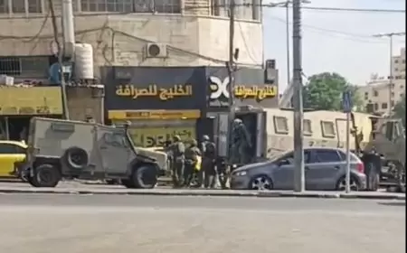 قوات الاحتلال تقتحم عدة مدن بالضفة الغربية وتداهم محلات صرافة